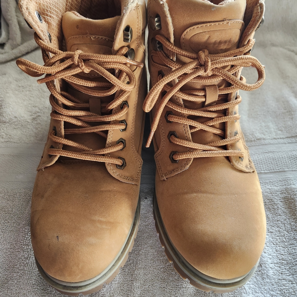 Lugz Women's Tan Lace-Up Boots
